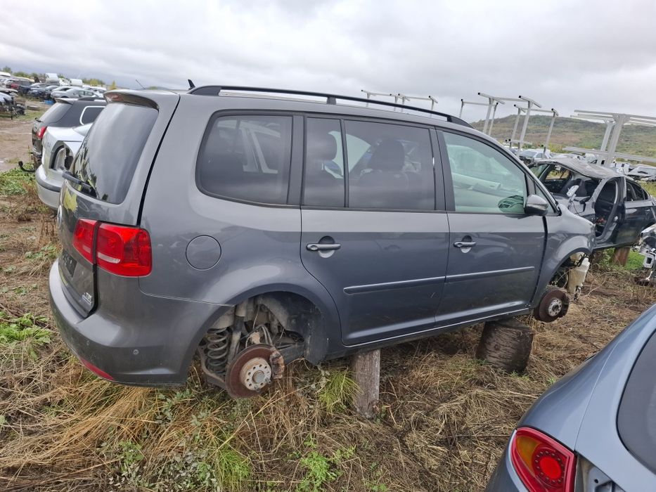 Dezmembrez VW Touran 2012 /usa fata/haion touran/bara spate touran
