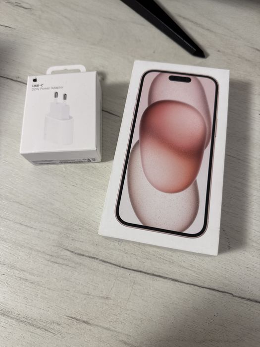 Iphone 15 256Gb Roz 98% baterie+ Adaptor priza