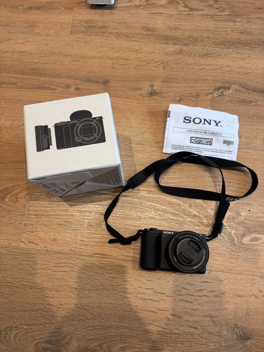 Sony ZV-E10 II + obiectiv 16-50 mm – stare impecabilă, puțin folosit