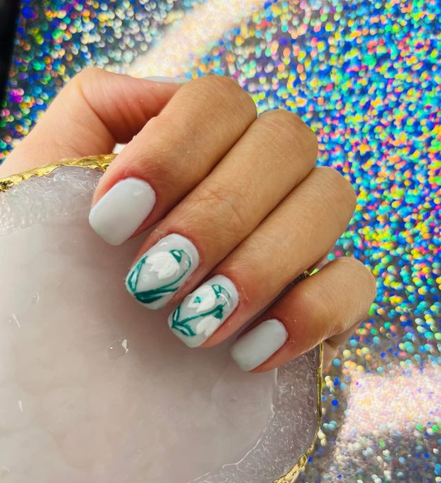 Unghii cu gel sau semi