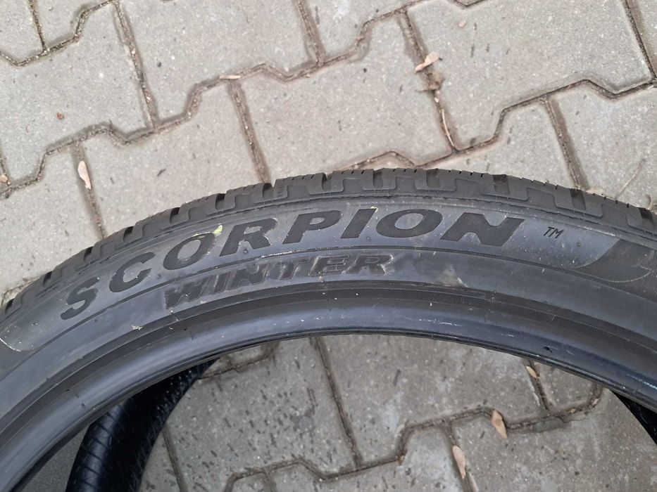 285 35 22 Anvelope iarna Pirelli Scorpion Winter