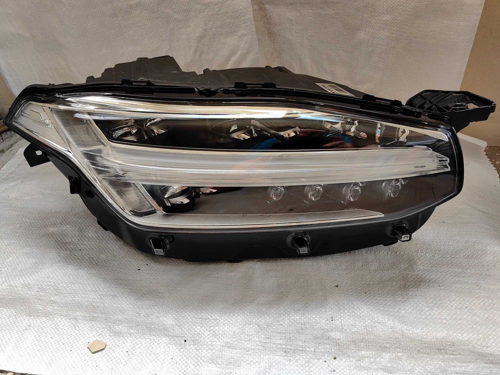 Оригинален фар Волво  Volvo XC90  MID LED