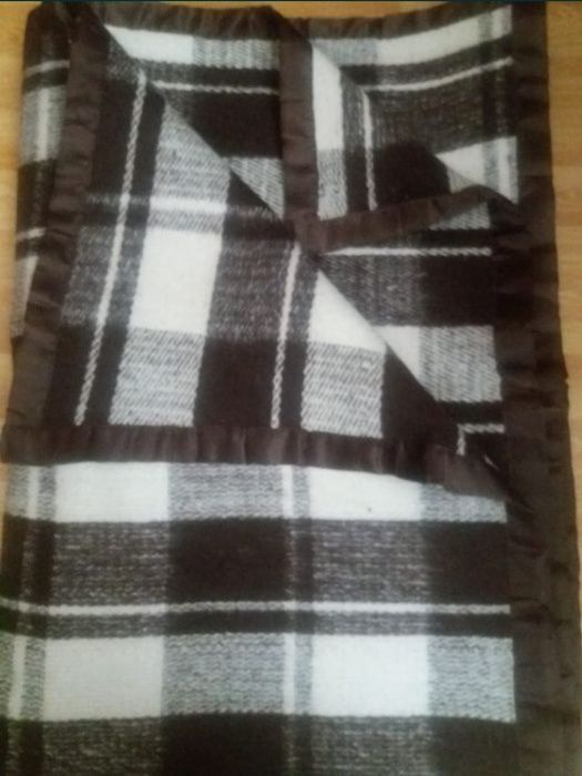 Patura militara maron cu carouri bej