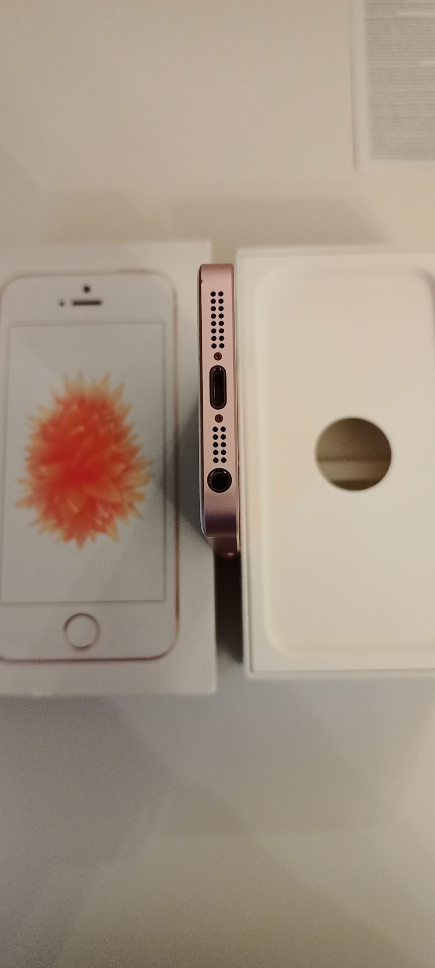 IPhone SE 2017 64GB ( 1st generation )
