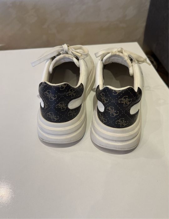 Обувки Guess 43 номер