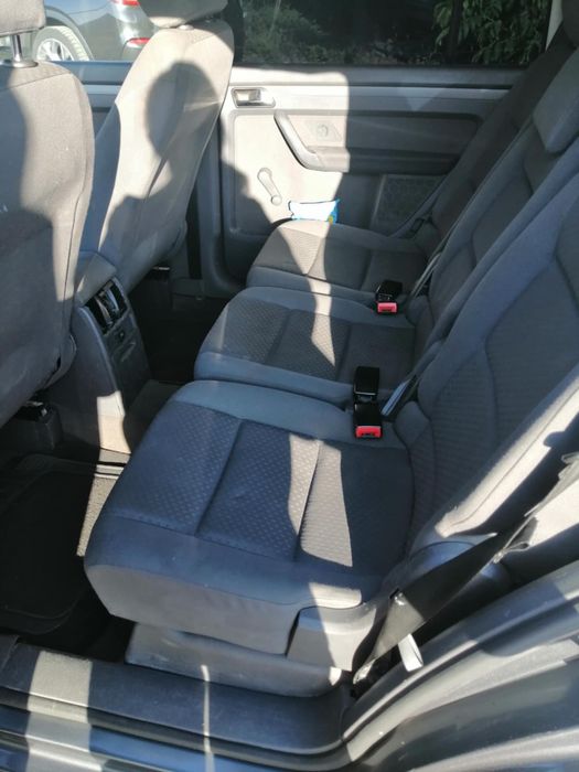Vand vw  Touran 1.9 tdi 2005 105 cai euro 4 7 locuri