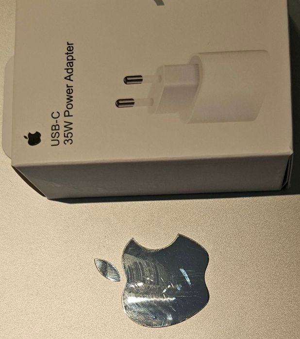 Адаптер зарядно Apple USB C 35W Power за iPhone 15,16,17