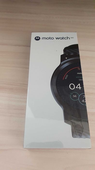 Часовник Moto Watch 100