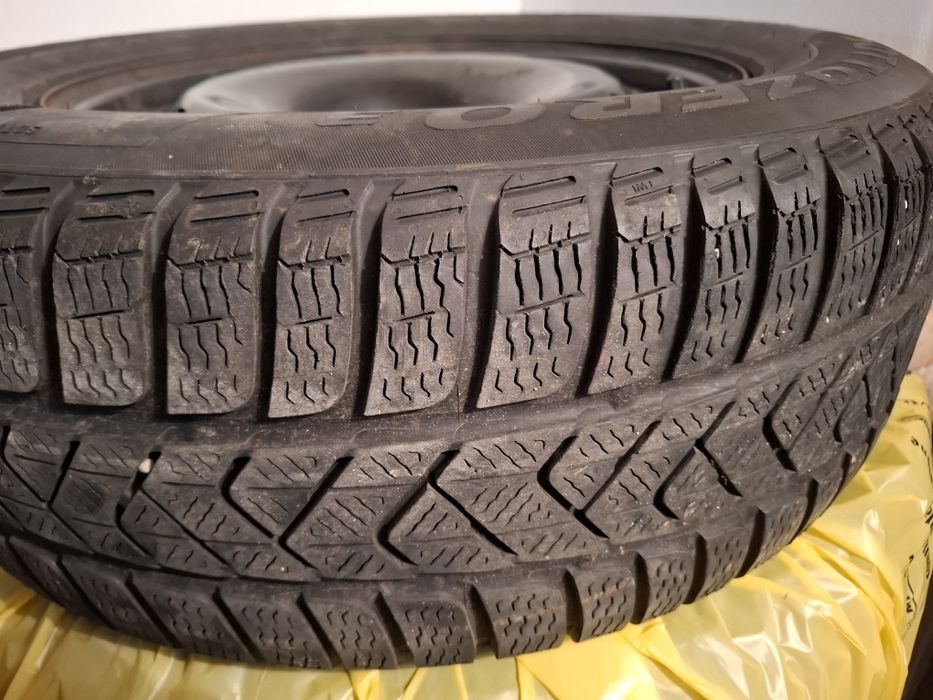 Зимни гуми Pirelli 215/60/R16