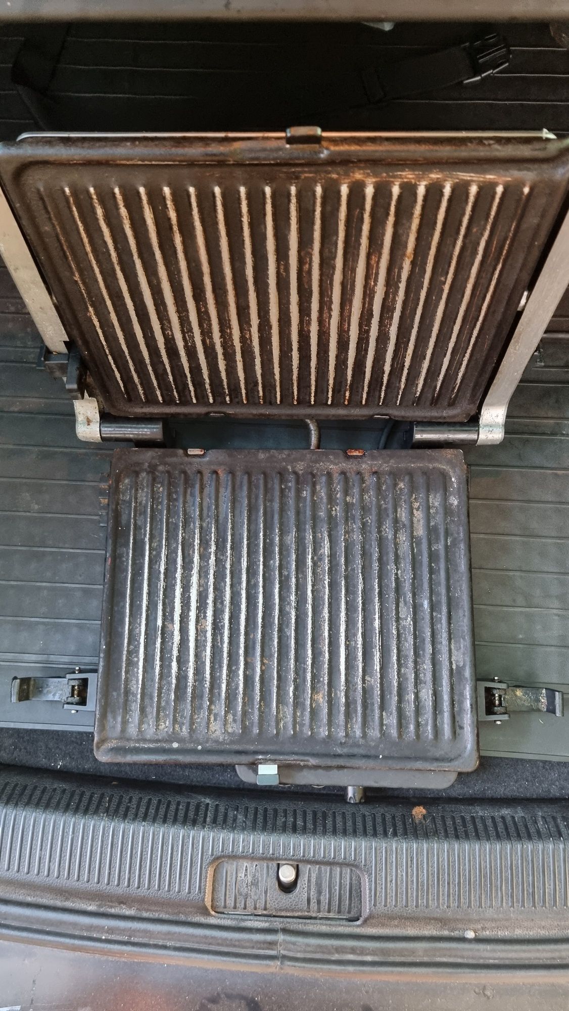 Grill electric Grundig