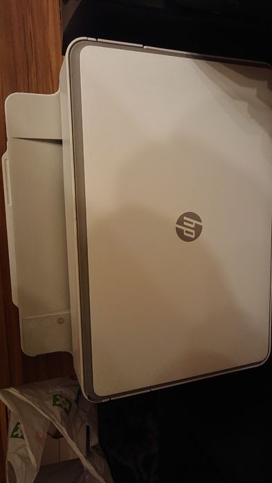 3в1 мултифункционално устройство цветен принтер скенер и копир HP 6075