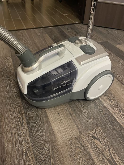 Пылесос Vitek VT-1833