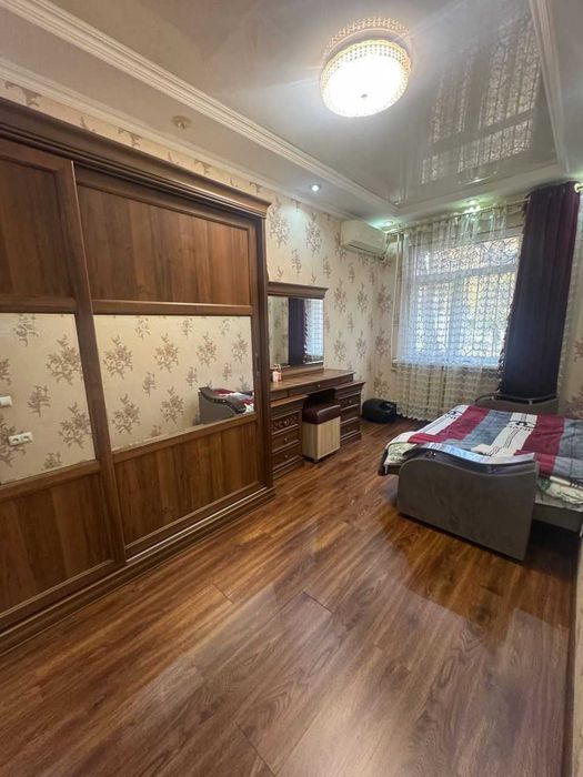 Юнусабад 4 Топовая локация 4 ком 1 этаже + парковка с навесом