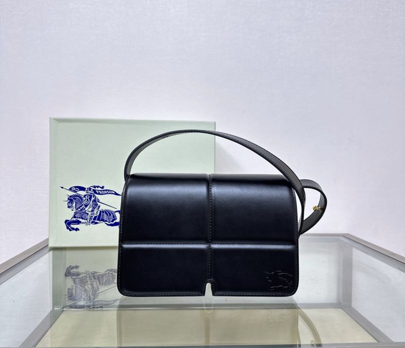 Geanta Burberry