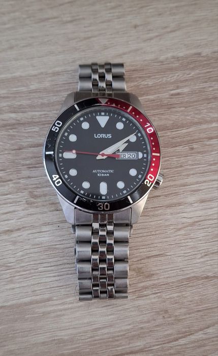 Vând ceas bărbătesc, automatic, marca Lorus