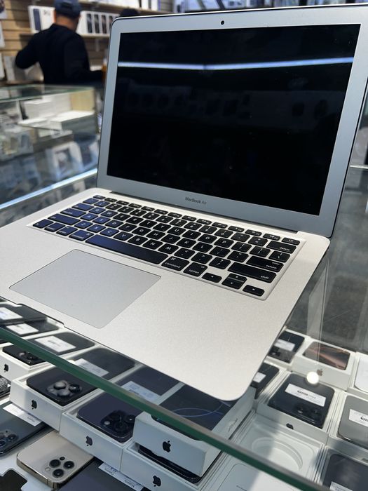 Macbook Air Core i5 8/128gb