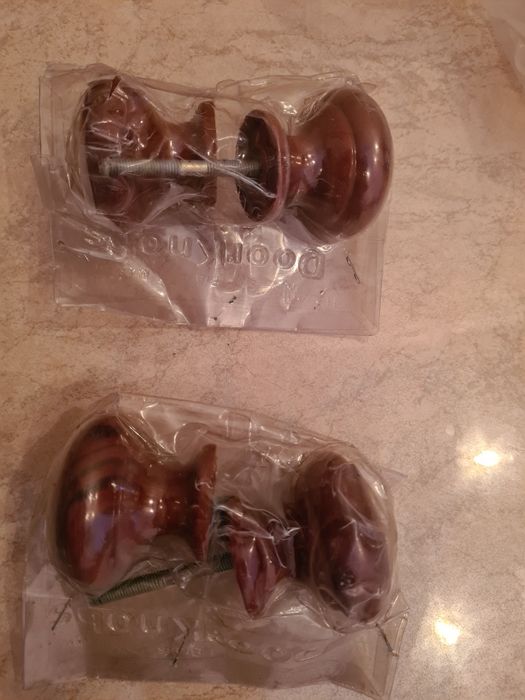 Новые дверные ручки, цена за одну 1500 тенге