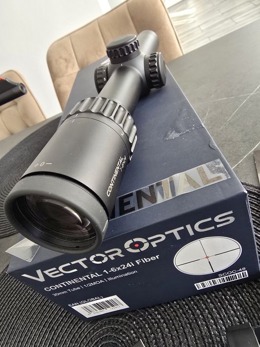 Luneta vanatoare(goană) Vector Optics Continental 1-6x24 Fibră Optică