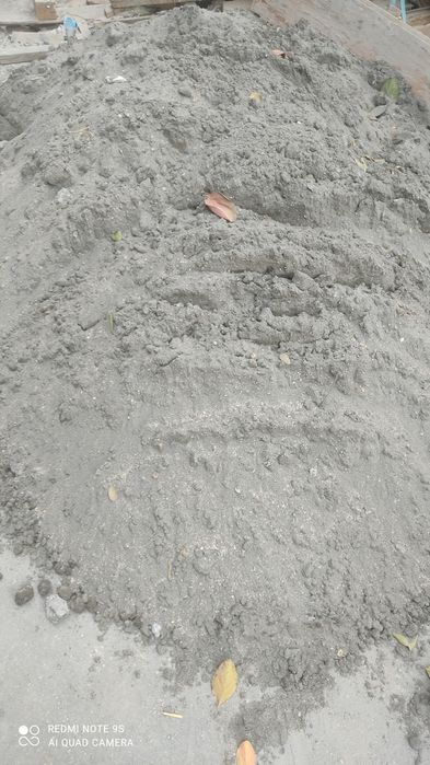 Қора қум халтали арзонга беривораман