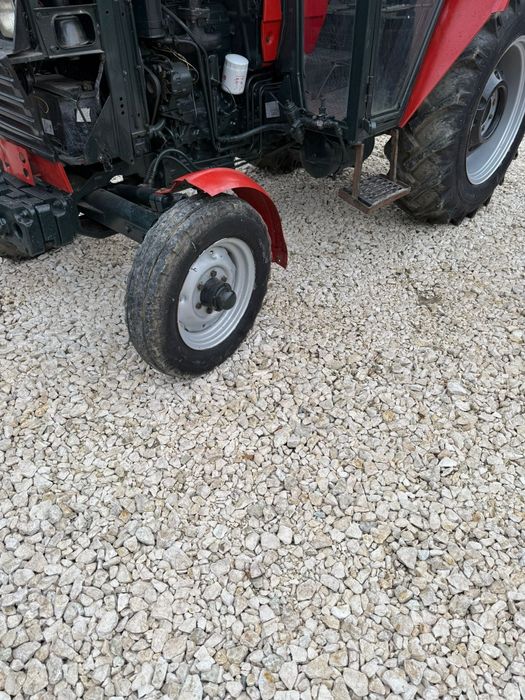 Aripi (aparatoare) roți fata tractor Utb/Fiat