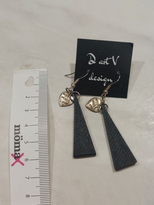 Обици. Всичко по 1 лев