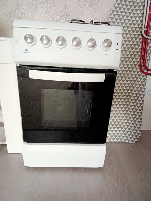 Комбинированная плита (2 электрокомфорки,2 газовые)