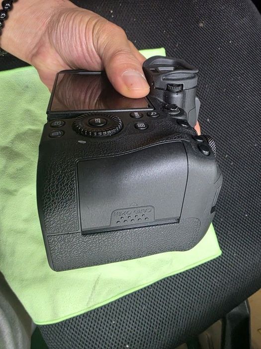 Canon EOS R6 sotiladi