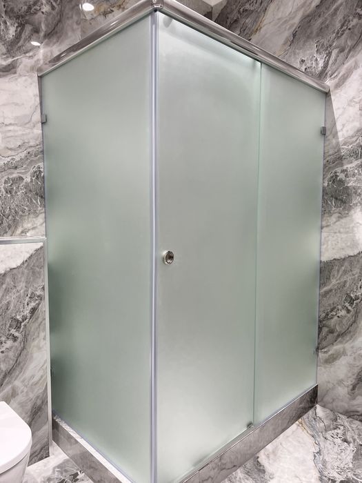 Душевые уголки, Душевая, Перегородки из стекла, Зеркало,Душевая кабина