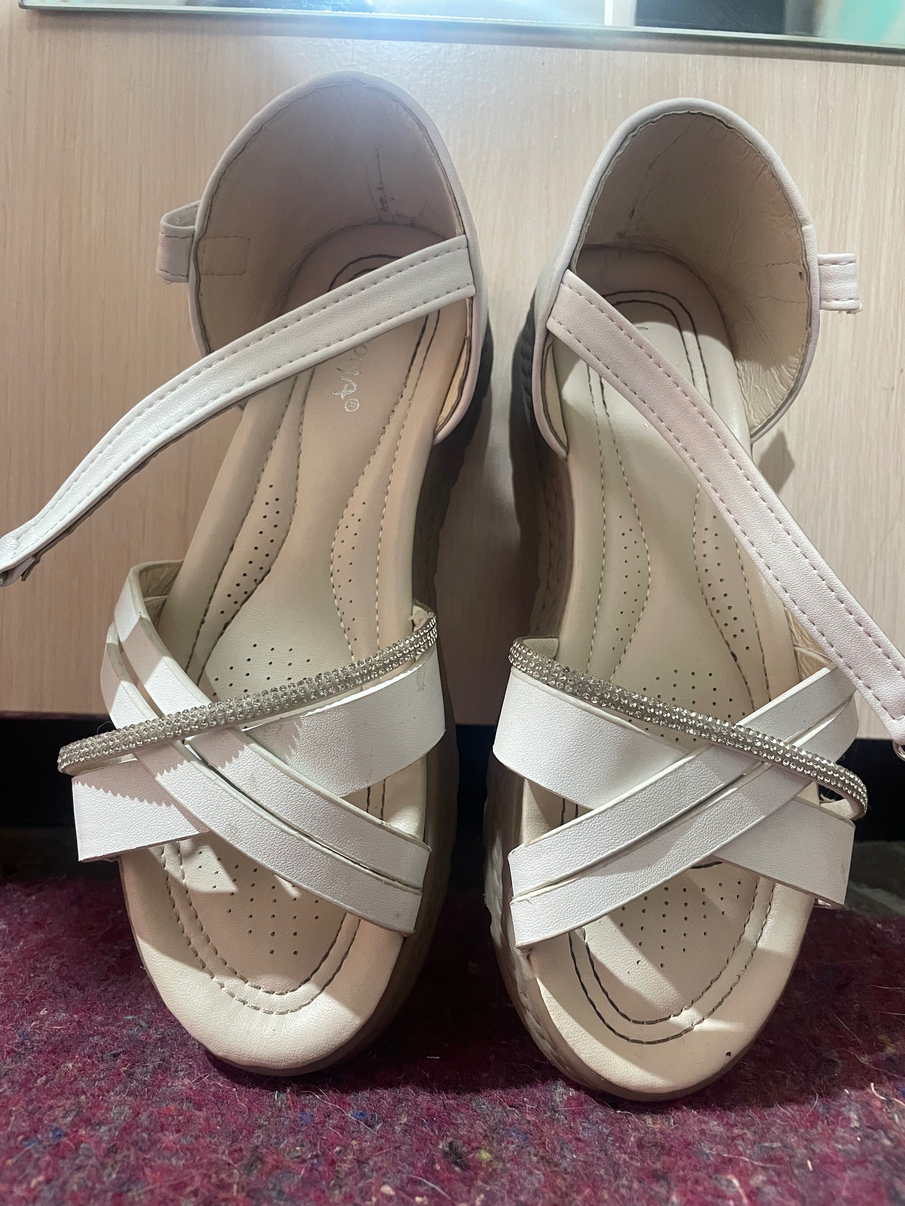Продам туфельки 36р