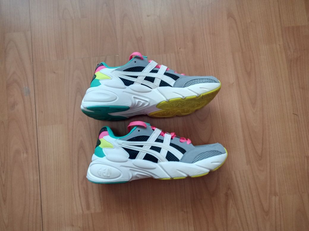Продавам дамски Асикс Гел БНД/Asics Gel BND