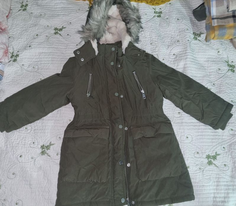 Продам парку на 3-4-5лет