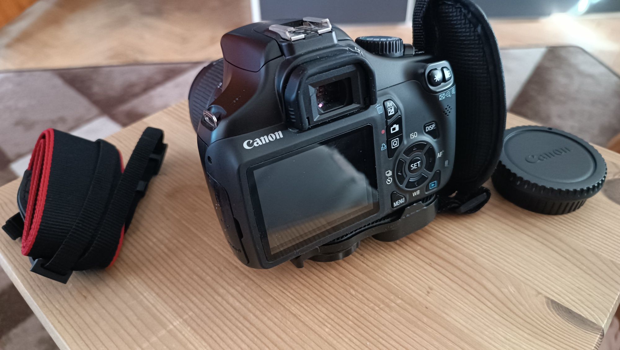 Фотоапарат Canon EOS 1100D