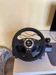 Продавам волан за компютър Logitech Driving Force GT Pro