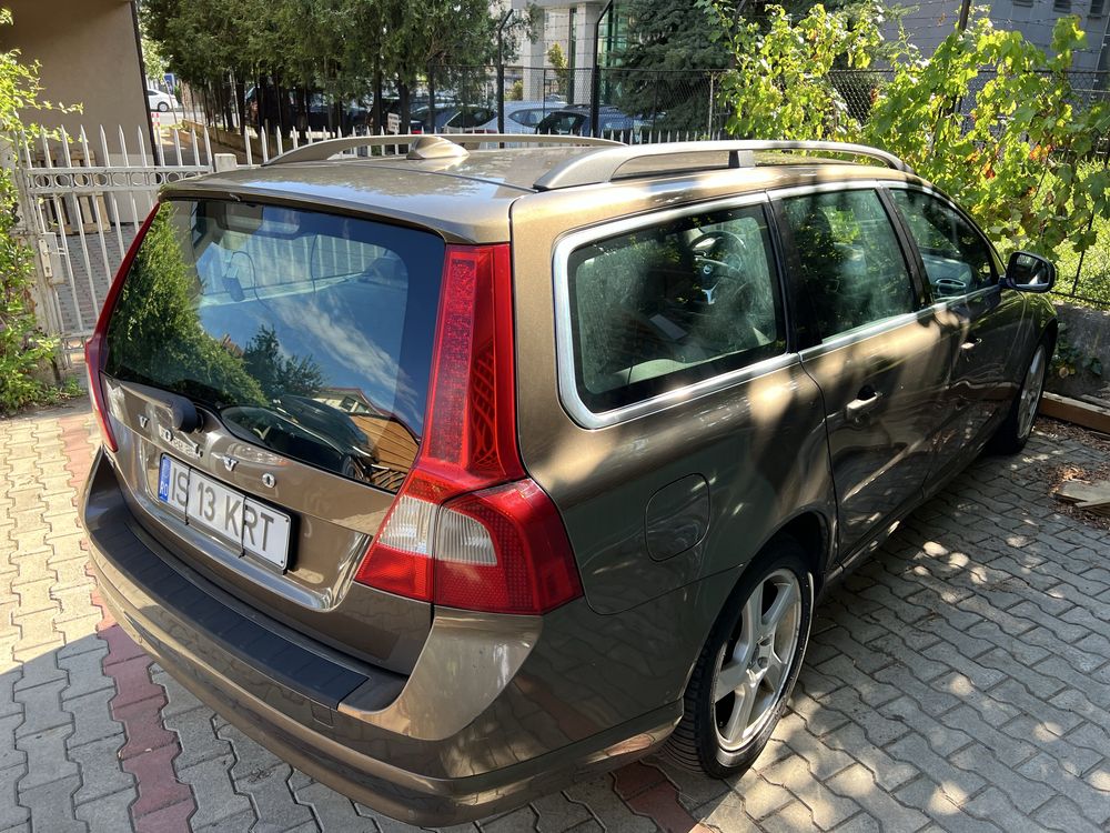 Vand Volvo V70 D2 1.6 diesel 115 cp, an fabricatie 2013