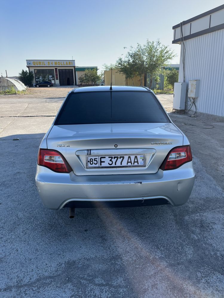 Nexia 2 lyuks ishonchli moshina sotiladi