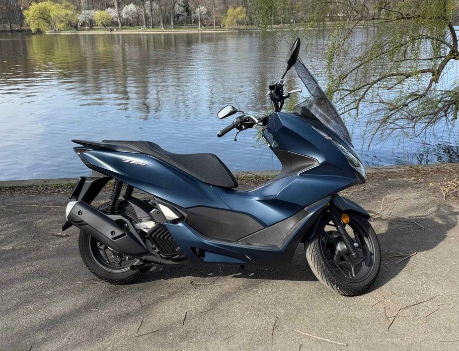 Scuter Honda PCX 125cmc 2024 - categoria B - 2800km
