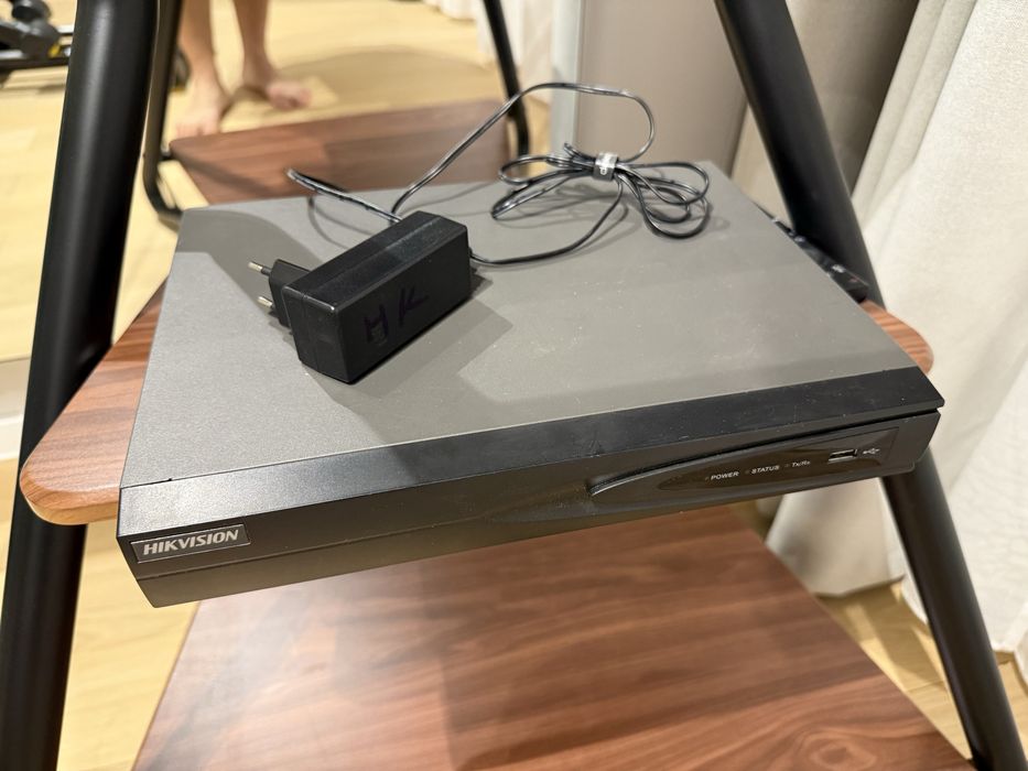 NVR Hikvision DS-7608NI-K1 IP 8 canale