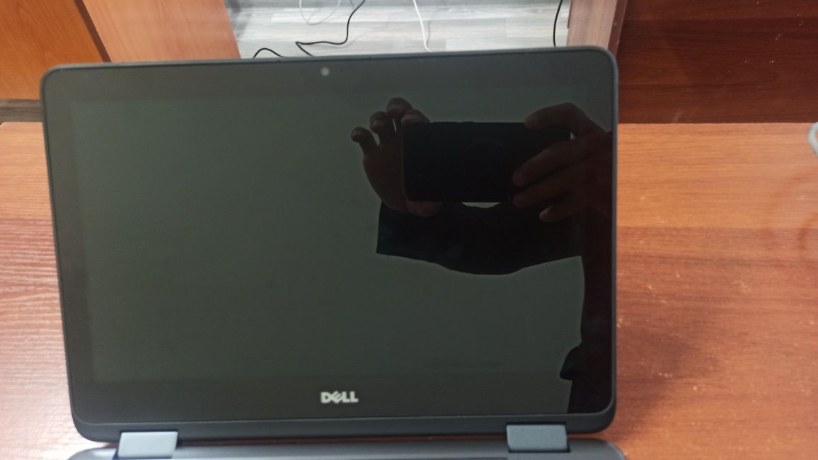 Dell 11.6 ekran 2 tasi bittada Planshen Noutbuk