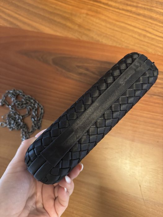 Дамски клъч по модел на Bottega Veneta