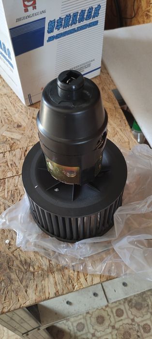 Моторчик печки Ауди 100