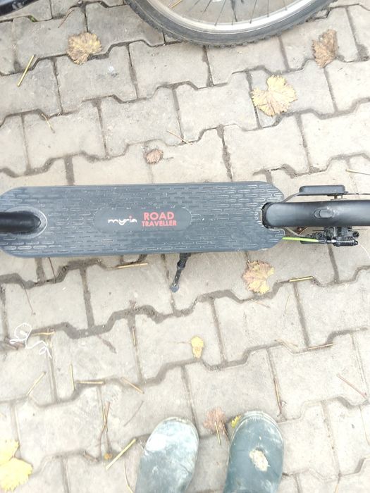 Vând sau schinb trotineta electrica