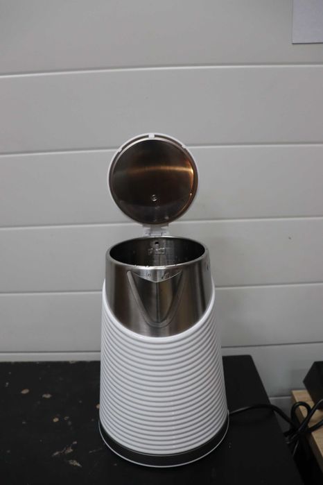 Електрическа кана за вода OLEGA 1.8L 1500W, неръждаема стомана без BPA