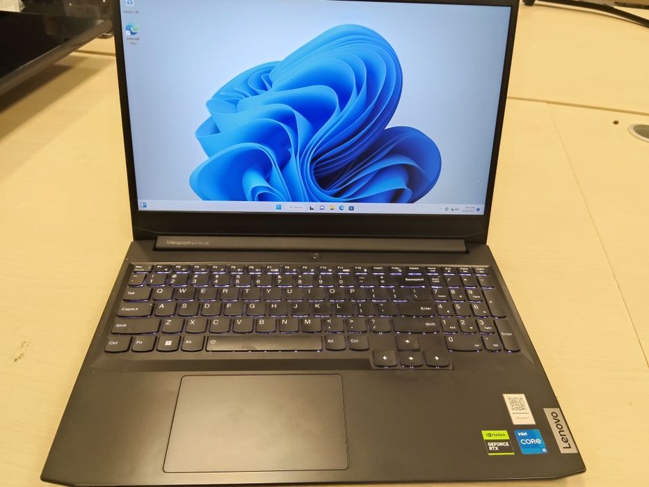 Vand laptop Lenovo Ideapad Gaming 3