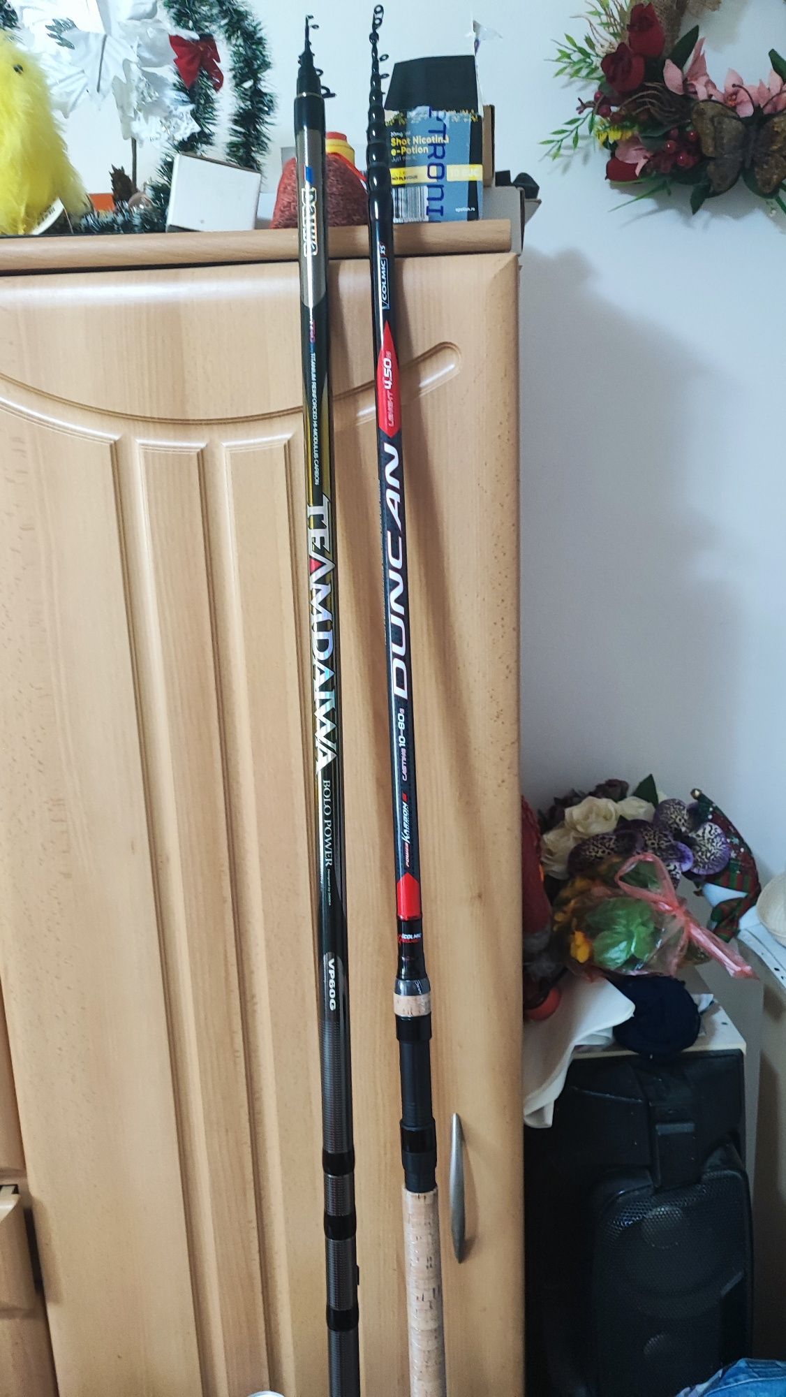 Se scot la vînzare 2 lansete daiwa și colmic