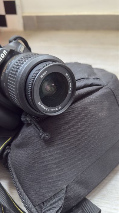 Nikon D3200, 24.2MP + Obiectiv 18-55mm VR (stare foarte buna)