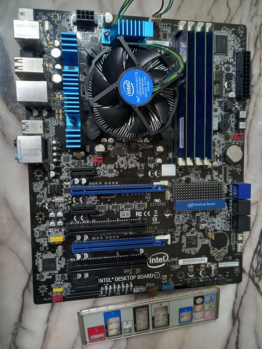 Дъно  Intel Extreme DP67BG + Intel® Core™ i7-3770+16gb lga 1155