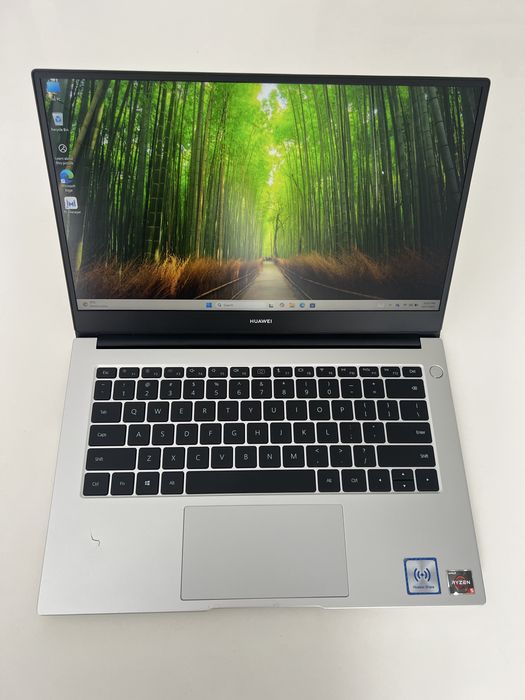 Laptop Huawei MateBook D14 – elegant, ușor și performant!