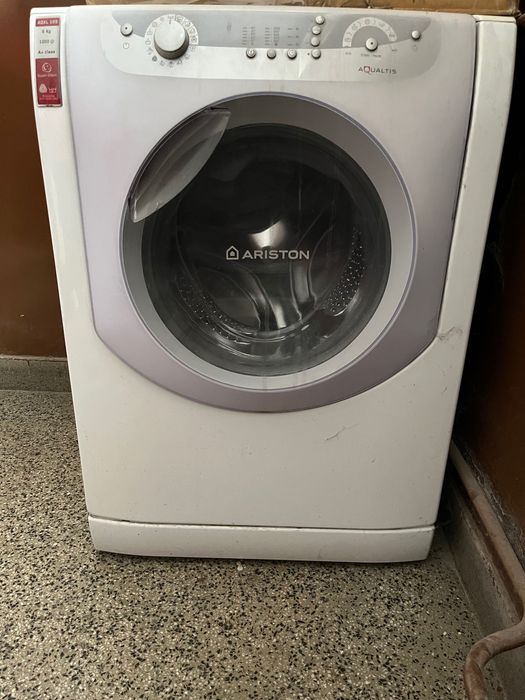 Пералня Ariston Aqualtis 6kg 1000