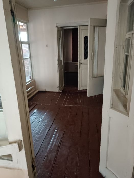 Зангиота ижарага 5 хонали ҳовли - жой 500  у. е. Срочно.