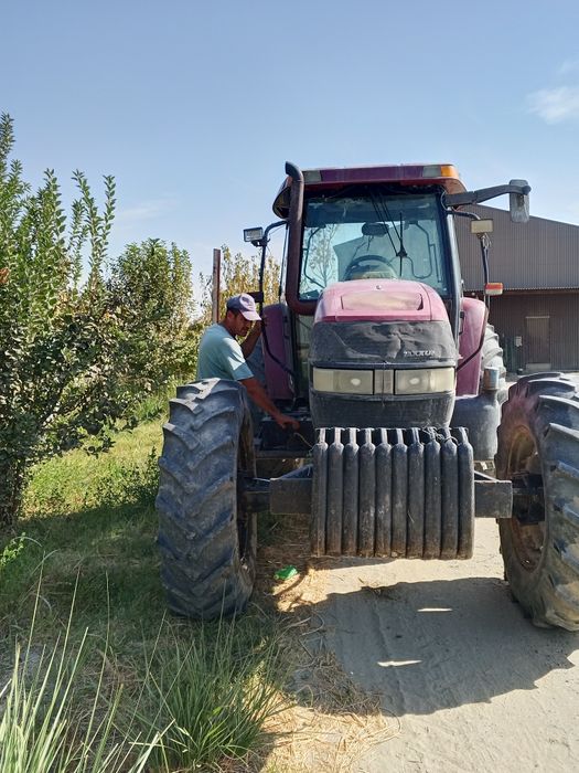 МХМ 140 трактор сотилади